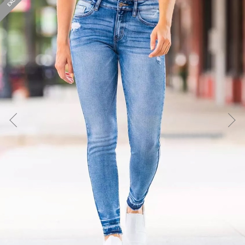 KanCan Signature Mid Rise Skinny Jean